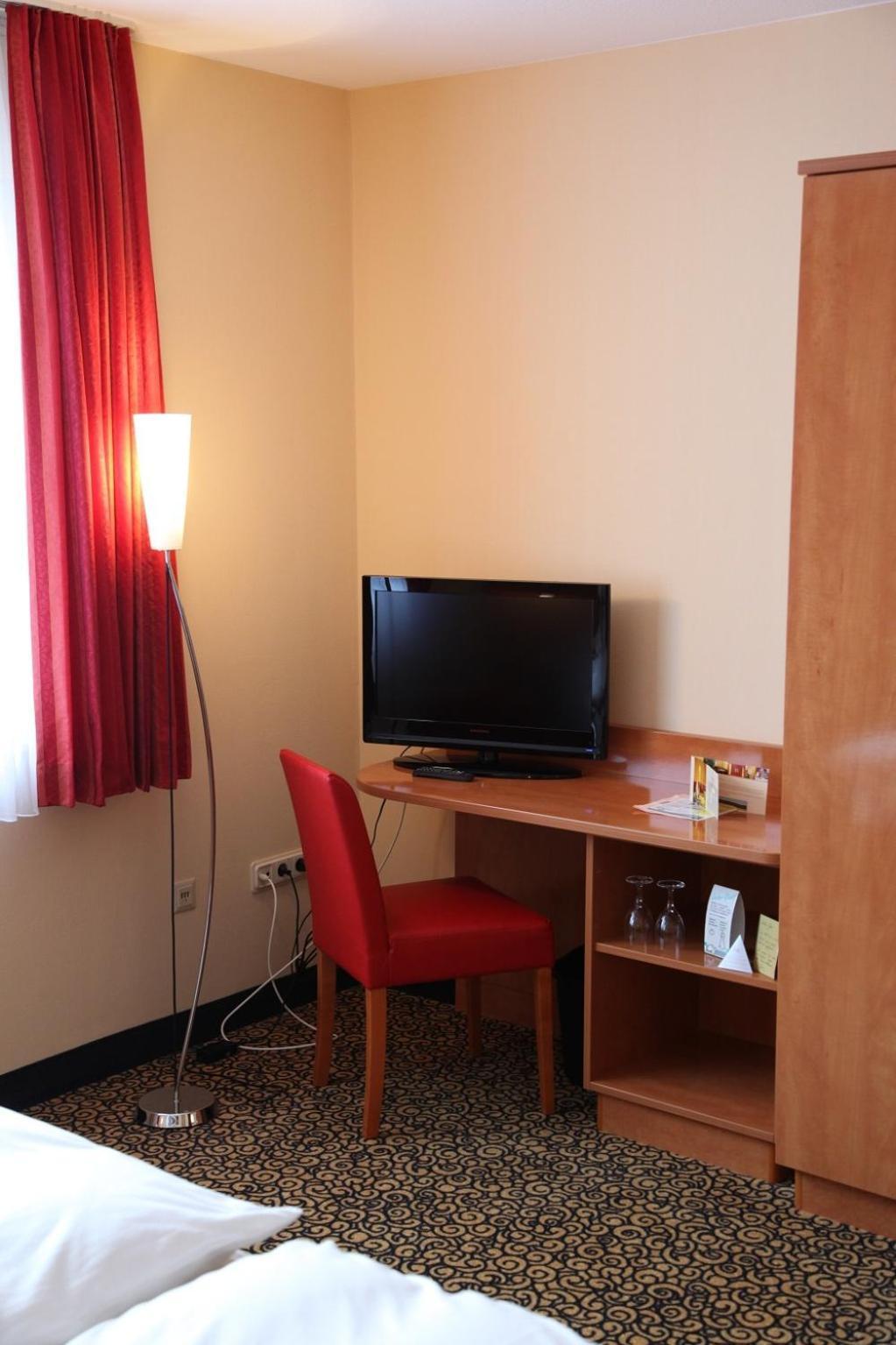 Hotel Matthias Gnarrenburg Zimmer foto